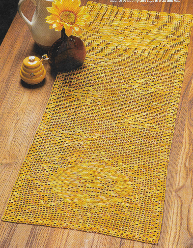 Bees & Sunflowers Runner crochet pattern instructions