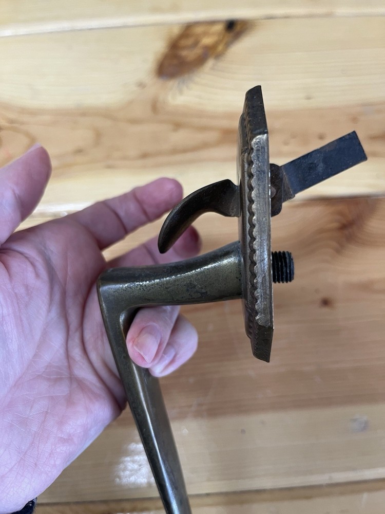 Brass Octagonal Thumb Latch Door Pull with Decorative Fluting