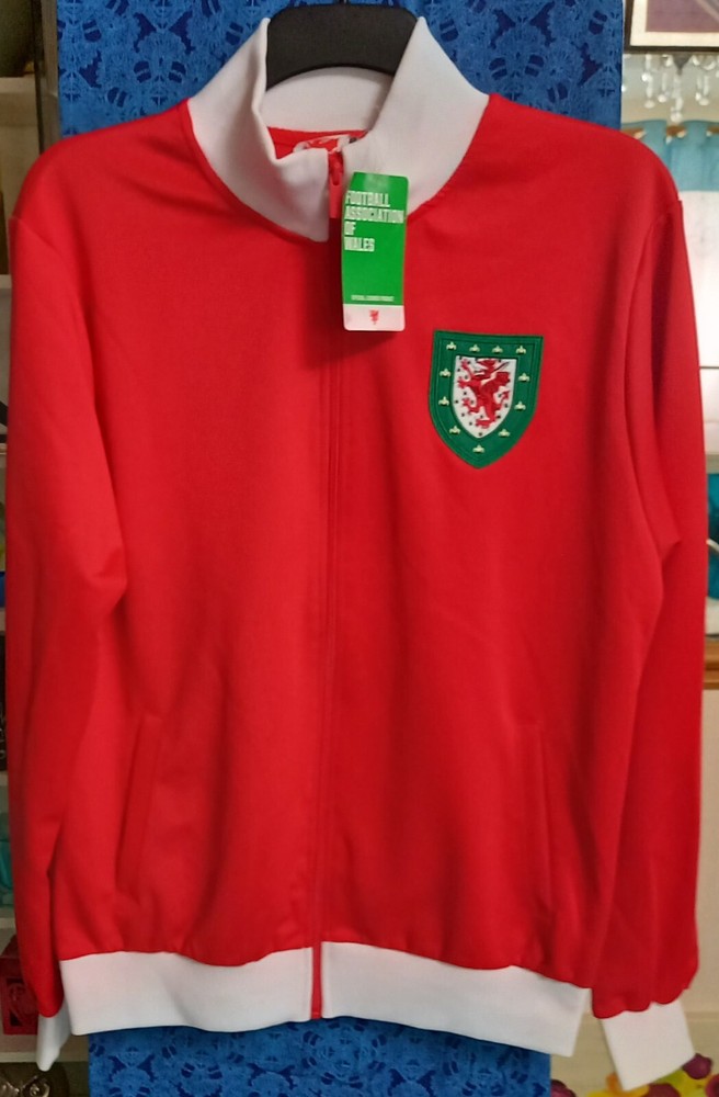 Official Team Wales Retro Full Zip Red/White Jacket (Multiple Sizes Available)