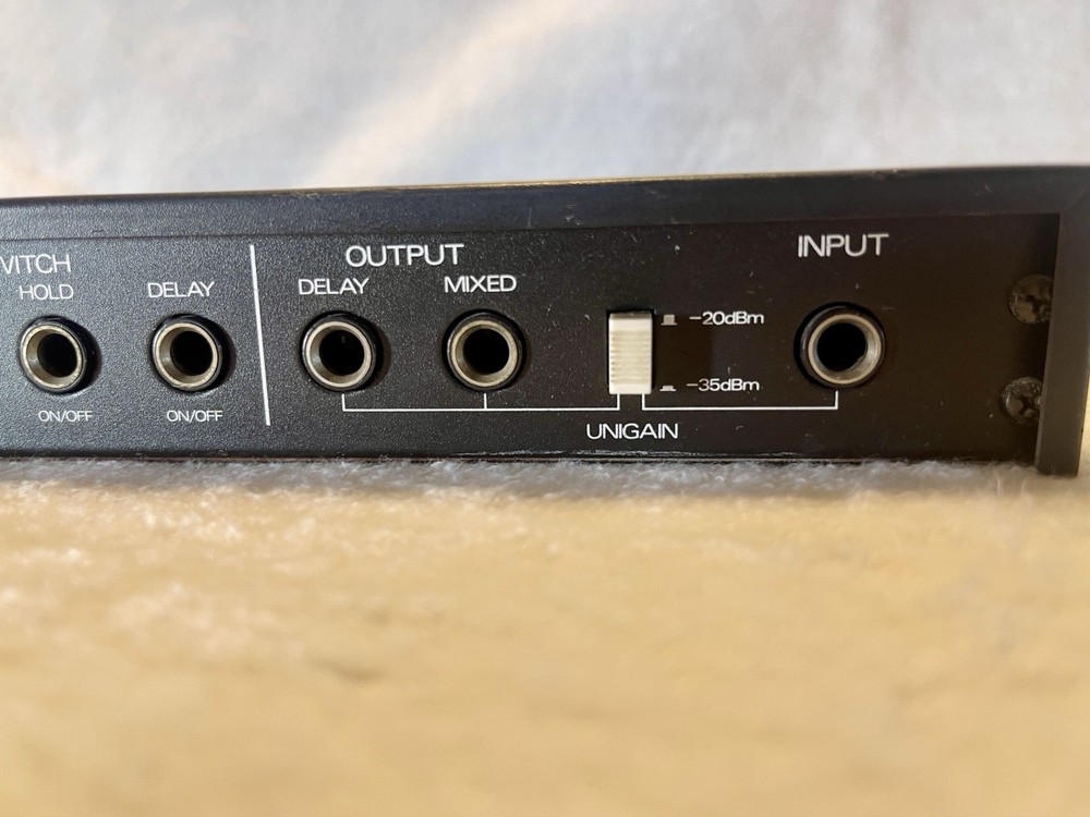 Roland SDE-1000 Digital Delay Effects Processor With Tap Pedal