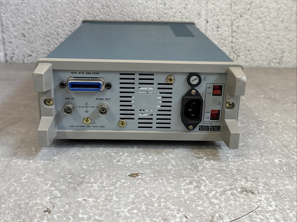Sony Tektronix AFG320 Arbitrary Function Generator - Read Description