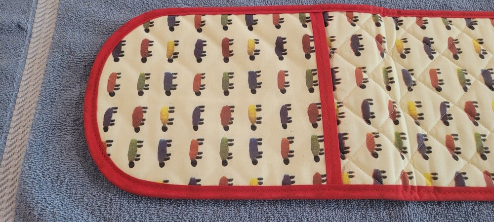 Quilted Casserole Holder/Pad NWOT (T18)