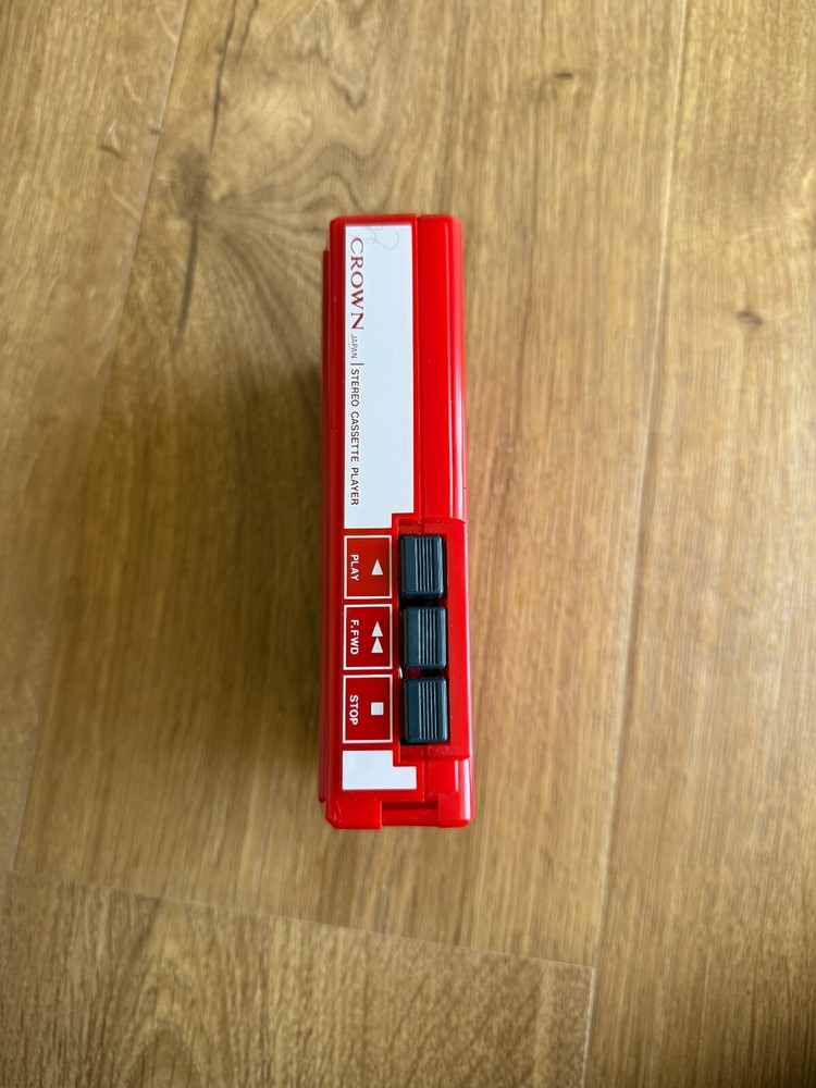 Crown Stereo Cassette Player Model CS-11 Red Does NOT work AS IS NO Returns