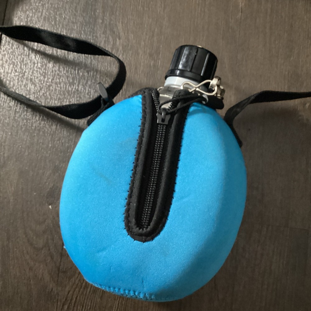 Borraccia Laken in alluminio foderata in neoprene verde