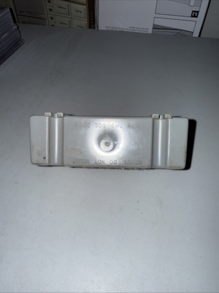 Honeywell S8610H Intermittent Pilot Spark Ignition Control Module S8610H1046