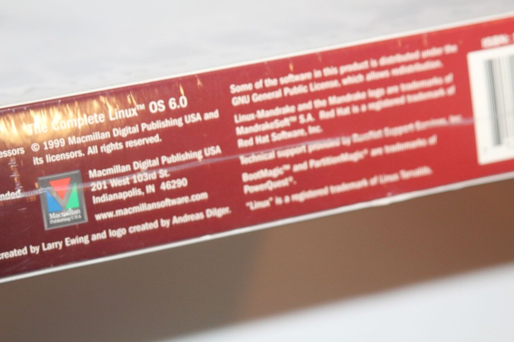 NIB Sealed - Complete Linux Operating System 6.0 Linux Mandrake Red Hat Edition