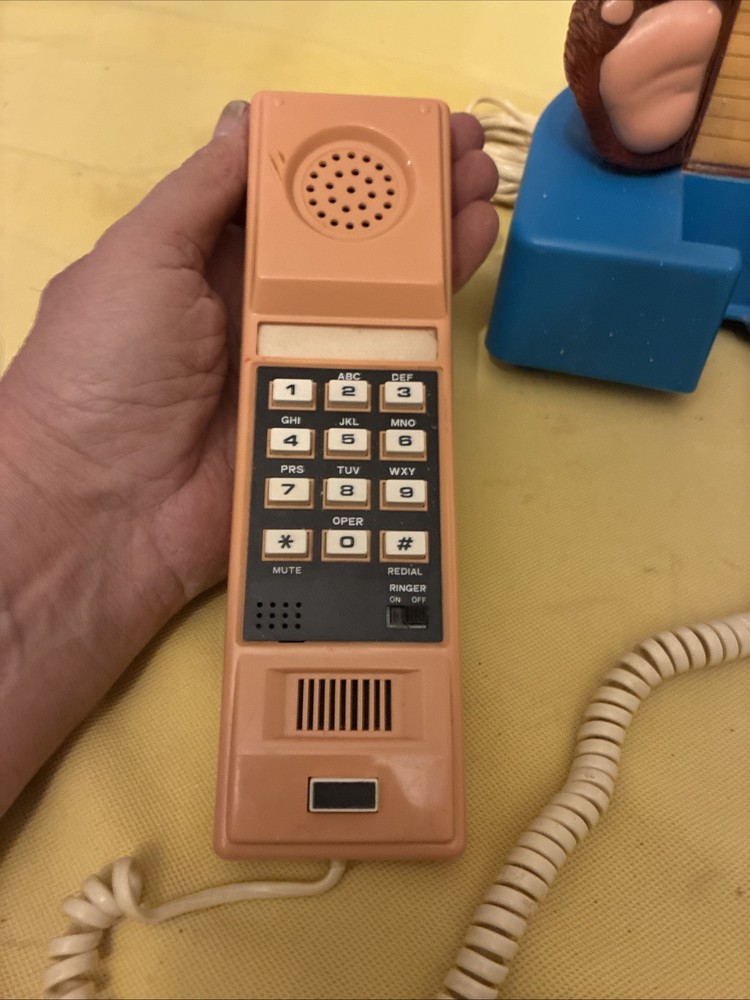 Vintage Cuddles Carlton Bear Push Button Phone Model #7780