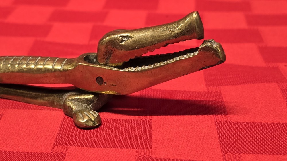 Vintage Brass Alligator Nutcracker Figural Crocodile Nut Cracker 7"