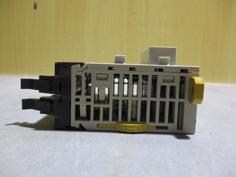 OMRON CJ1W-MD263 Input Output I/O Unit PLC (2 Units) USED