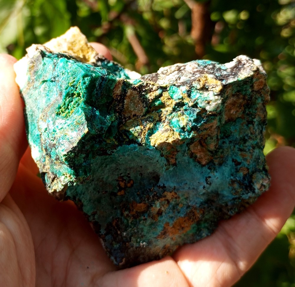 Marvelous Color Aurichalcite