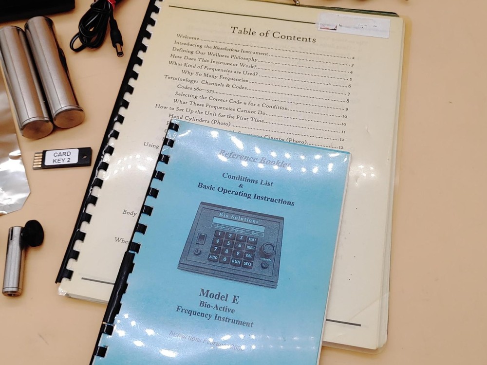 Bio Solutions Model-E Frequency Resonant Machine w/ Power Adapter + Extras