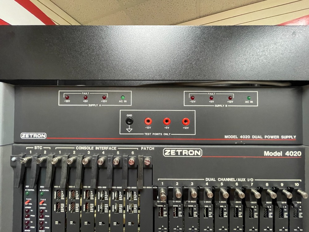 Zetron 4020 Dispatch console