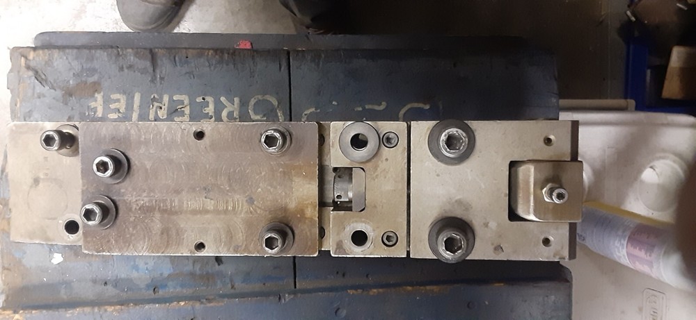 NILSON 751 HEAVY HEAVY DUTY PRESS.