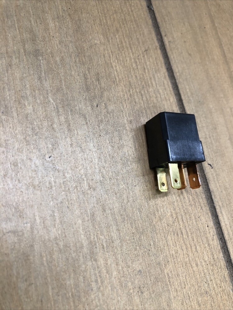 Genuine Mazda Relay UM46-67-730