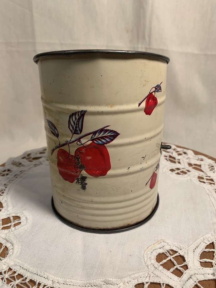 Bromwell’s USA, Apple Litho, 3-Cup Flour Sifter