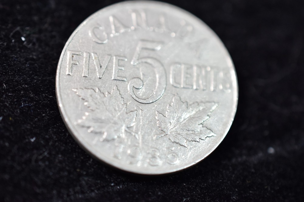 CANADA 1935 5 CENTS COIN