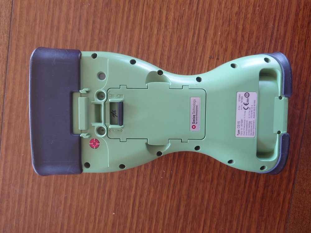 Leica GS15 GNSS and CS15 Field Controller