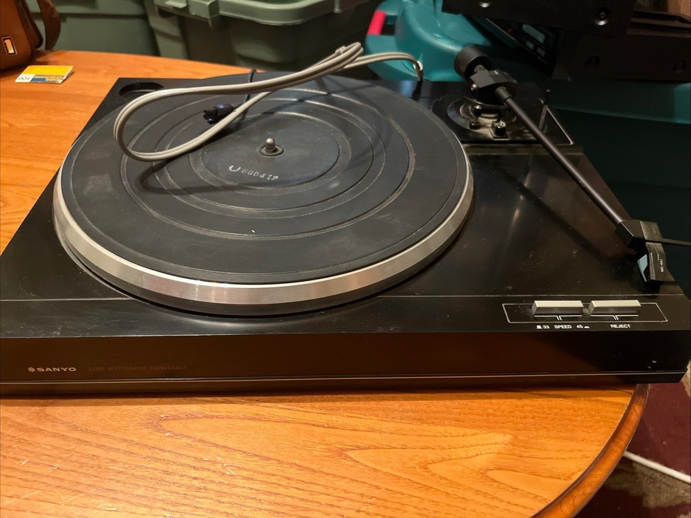 Sanyo TP 266  Semi-Automatic Turntable Record Player Untested, Or For Parts