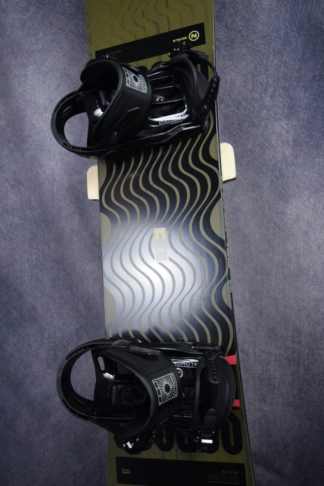 NEW NIDECKER SENSOR SERIES SNOWBOARD SIZE 147 CM WITH SALOMON MEDIUM BINDINGS