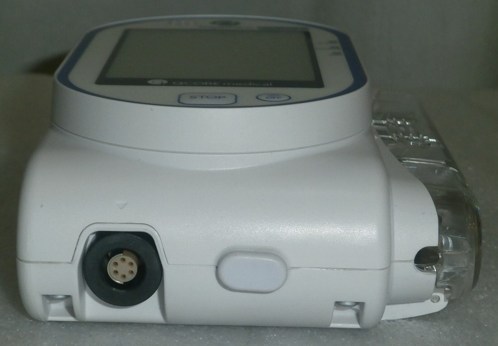 QCORE Sapphire multi therapy pump w/ accessories (has bad battery) (No Tariffs)