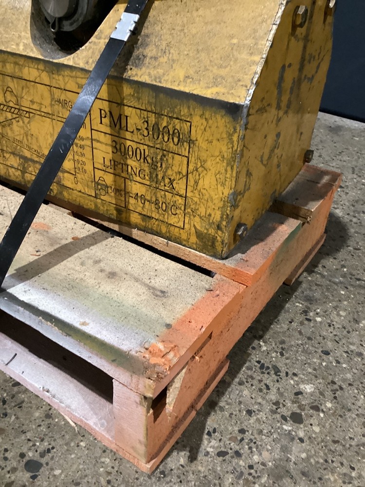 GIANT PML-3000 PERMANENT MAGNETIC LIFTER USED