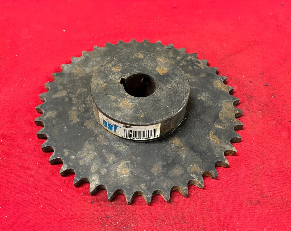 UST 40B40F-1 ROLLER CHAIN SPROCKET BORE: 1"