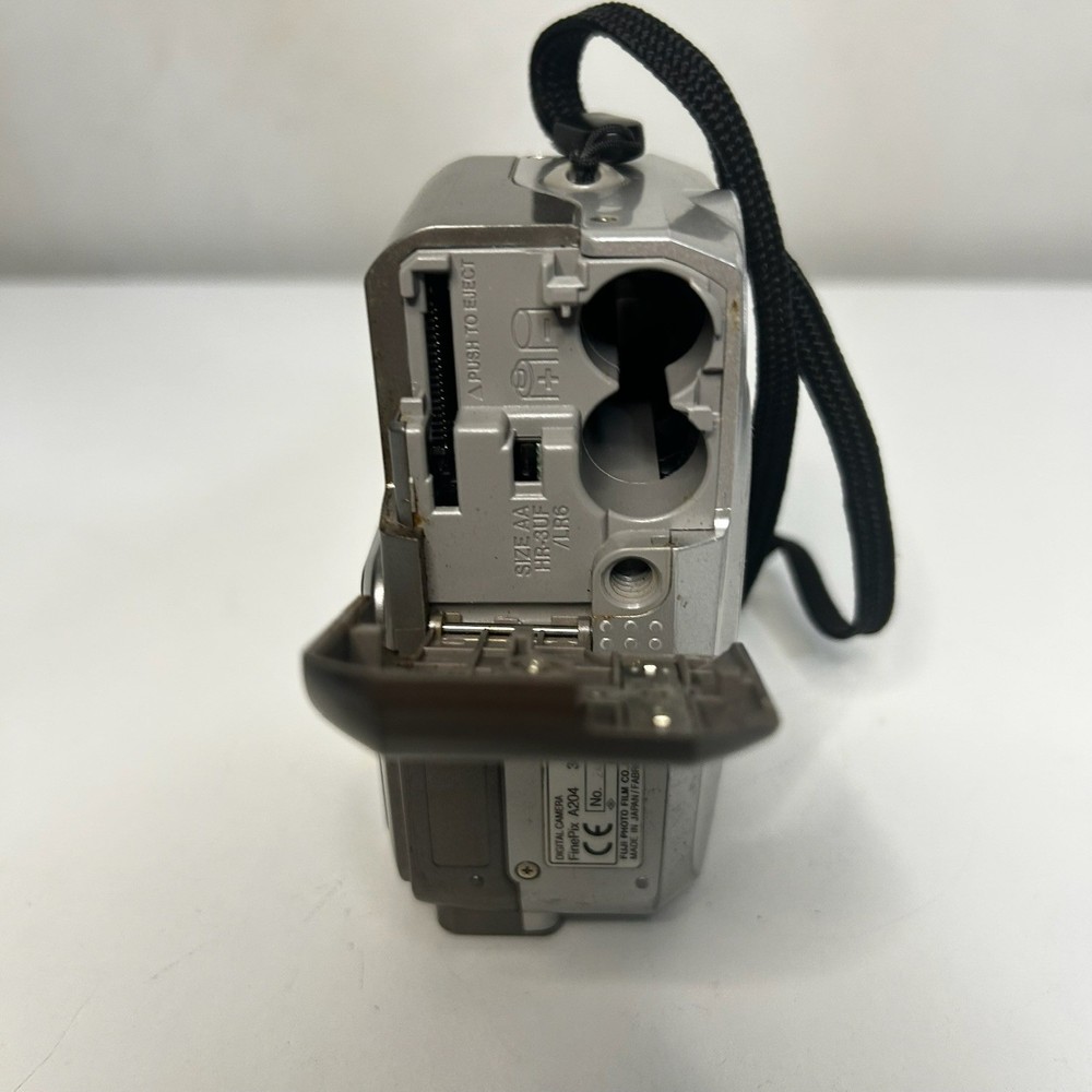 Fujifilm Digital Camera FinePix A204 2.0MP Silver - Tested