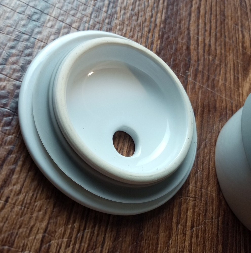 Pampered Chef Ceramic Egg Cooker Model w/ Silicone Sleeve