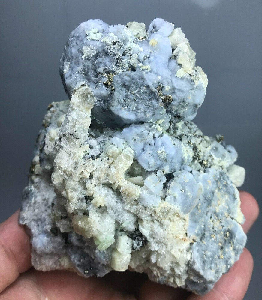 1030 GM Fluorescent,Phosphorescent Hackmanite on matrix Sar e Sang Afghanistan