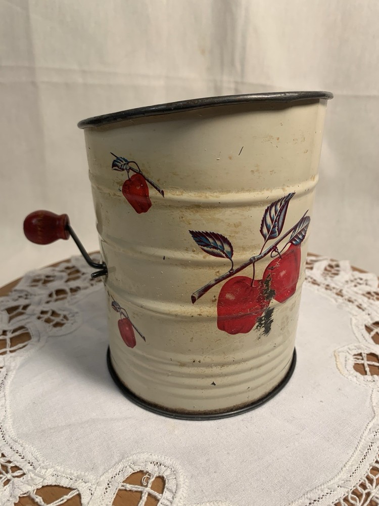 Bromwell’s USA, Apple Litho, 3-Cup Flour Sifter