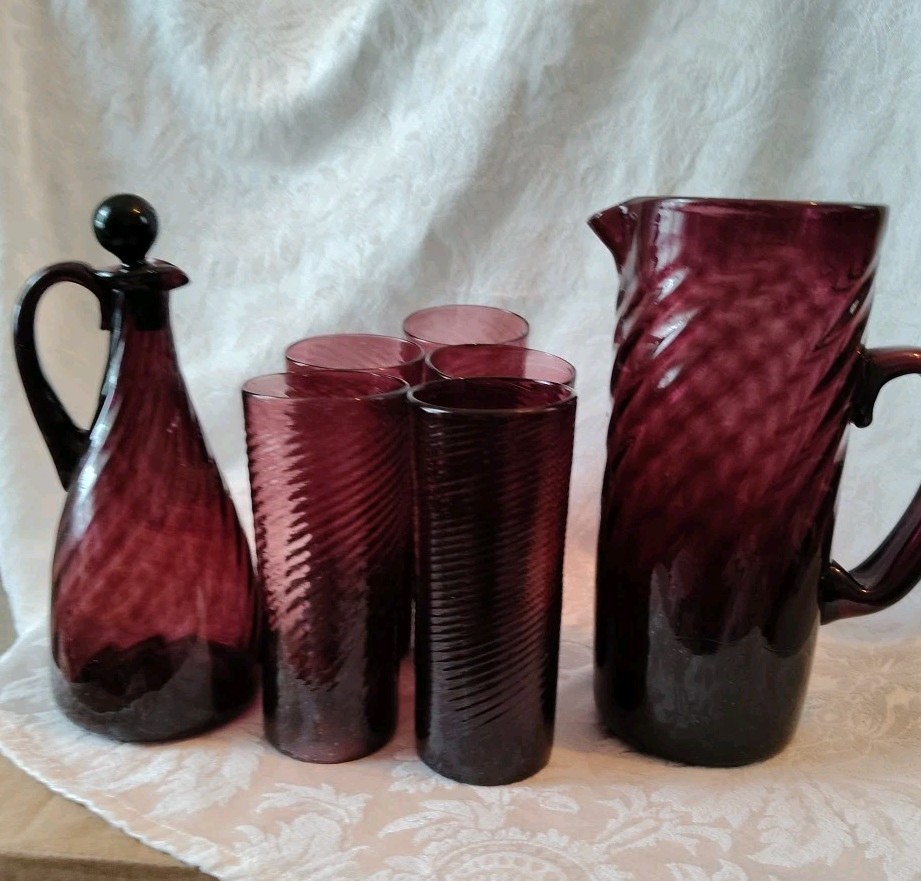 Amethyst Hand Blown Swirl Water Pitcher Applied Handle With Glass Decanter