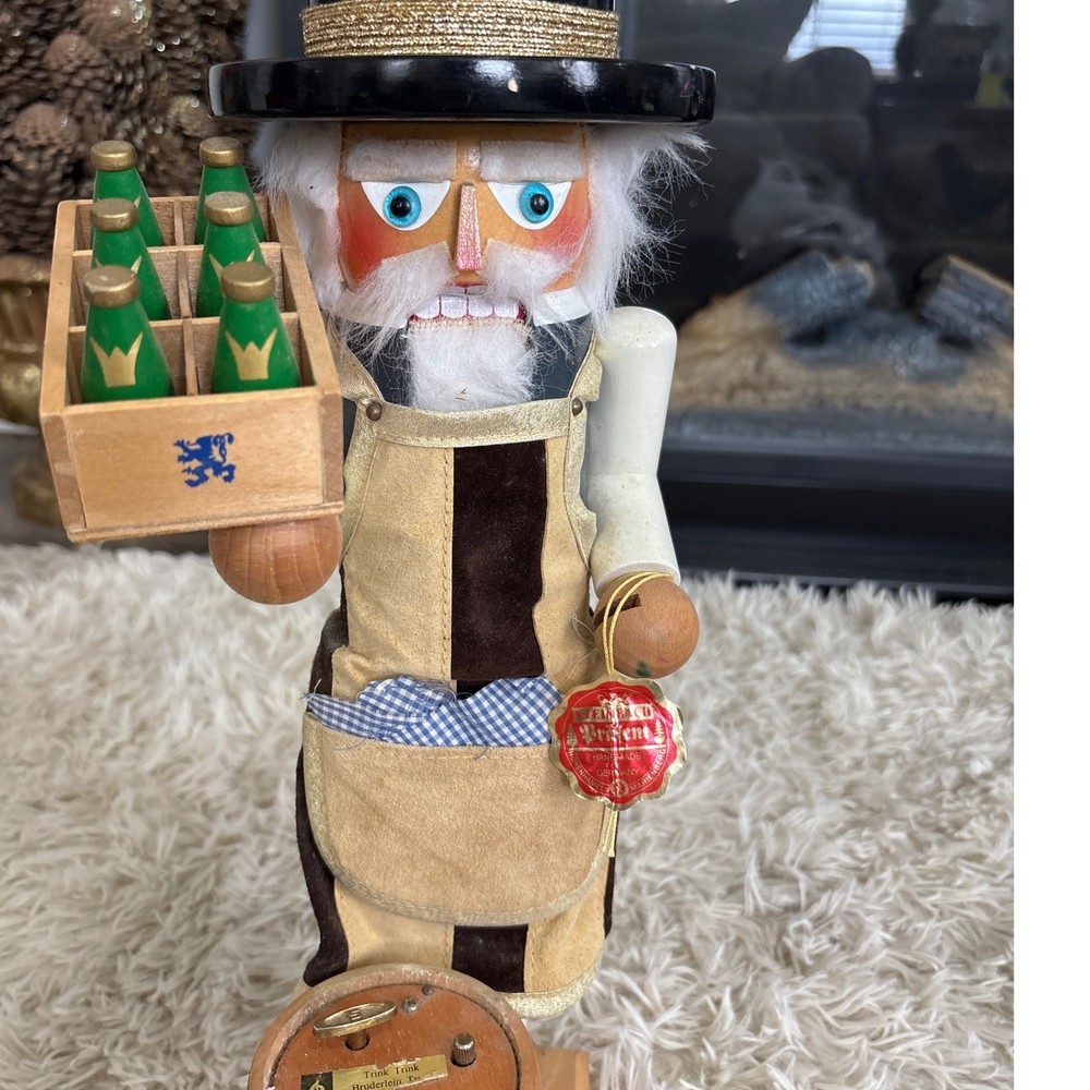 Steinbach 2008 Nutcracker Beer Vendor Wooden Handcrafted Germany Music Box