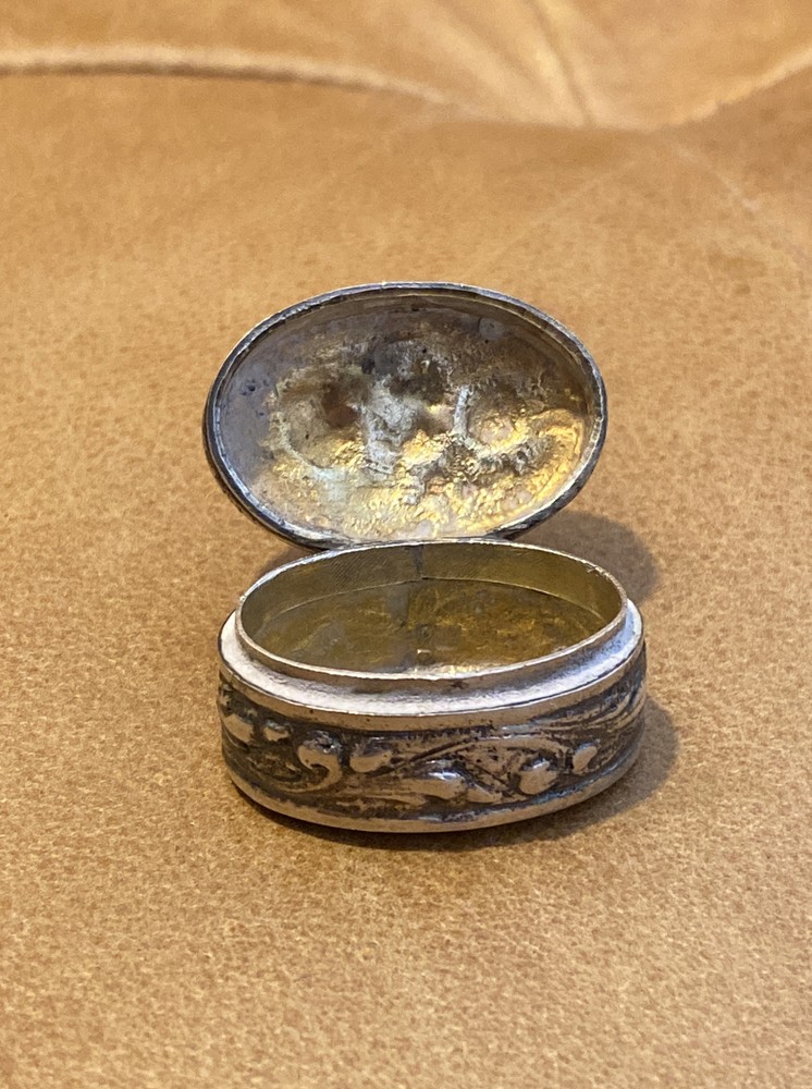 Vintage Italian 800 Silver Fruit Decorated Hinged Lid Patch Box-Makers Marks