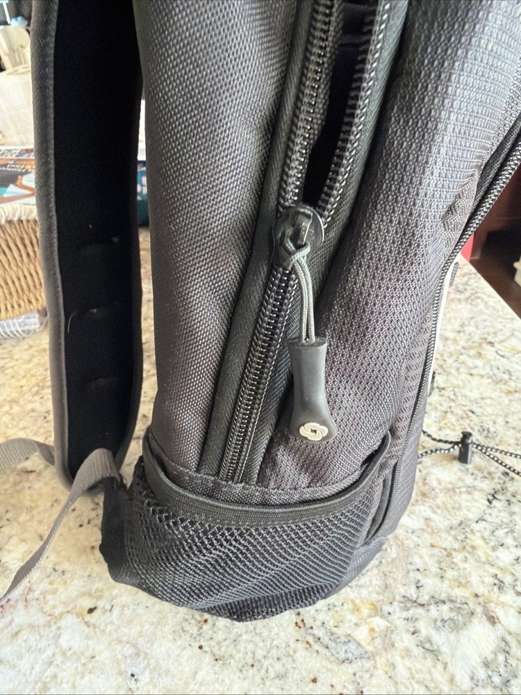 Samsonite Backpack Laptop Carry On Black Padded Back 17"x14". Good Shape