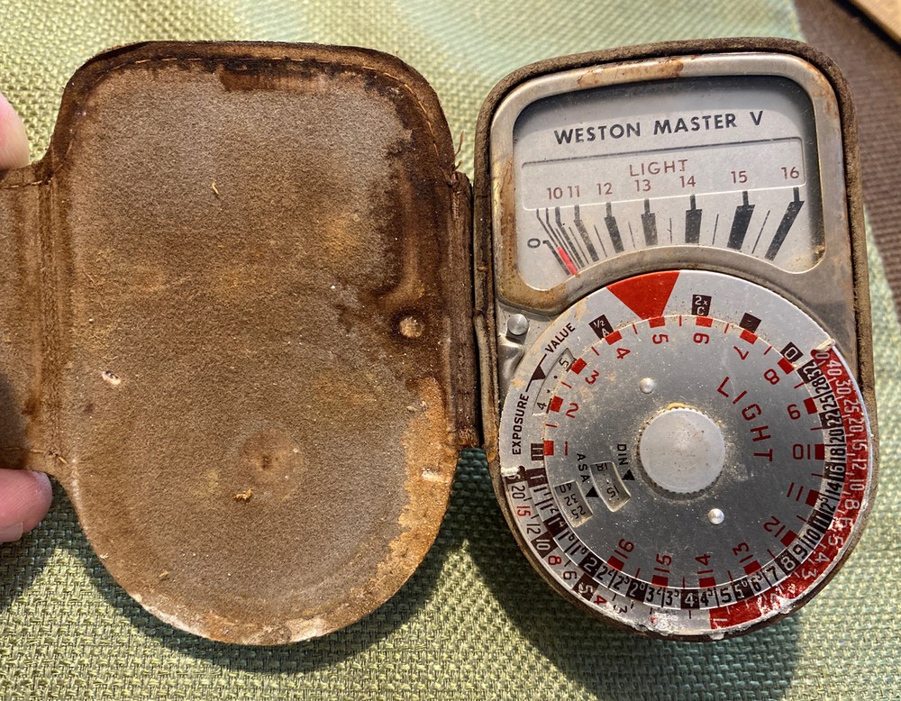 VINTAGE WESTON MASTER V UNIVERSAL EXPOSURE METER IN CASE