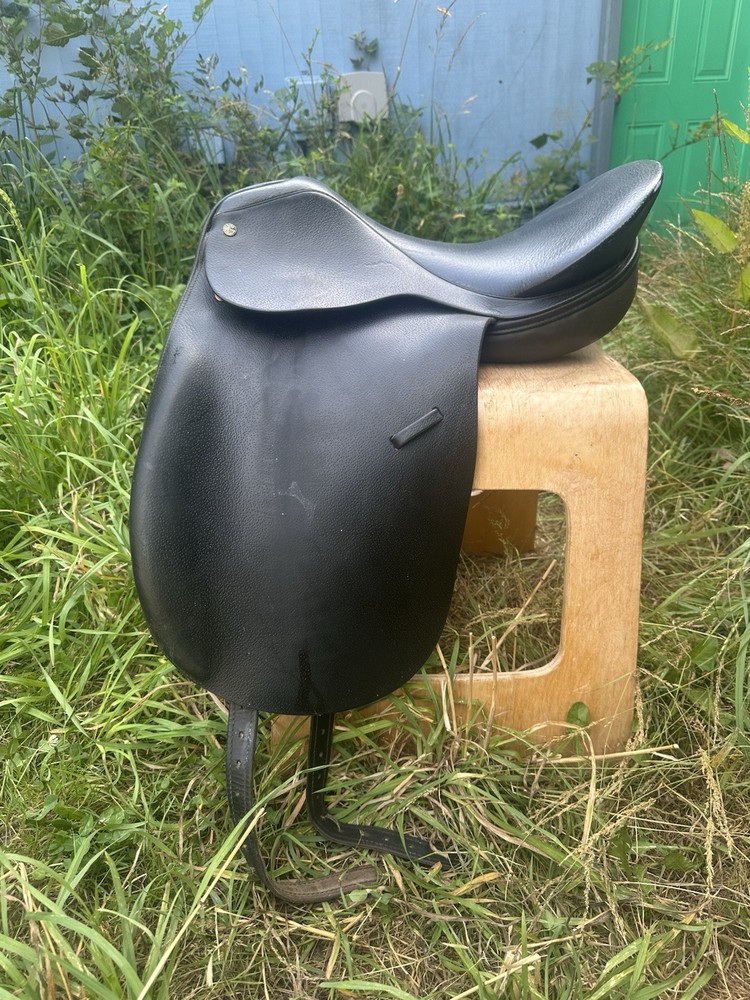 Crosby Dressage Saddle 17.5