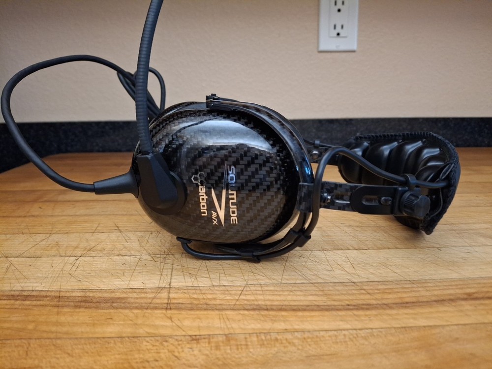 Solitude Carbon AVX Airplane Headset with Microphone