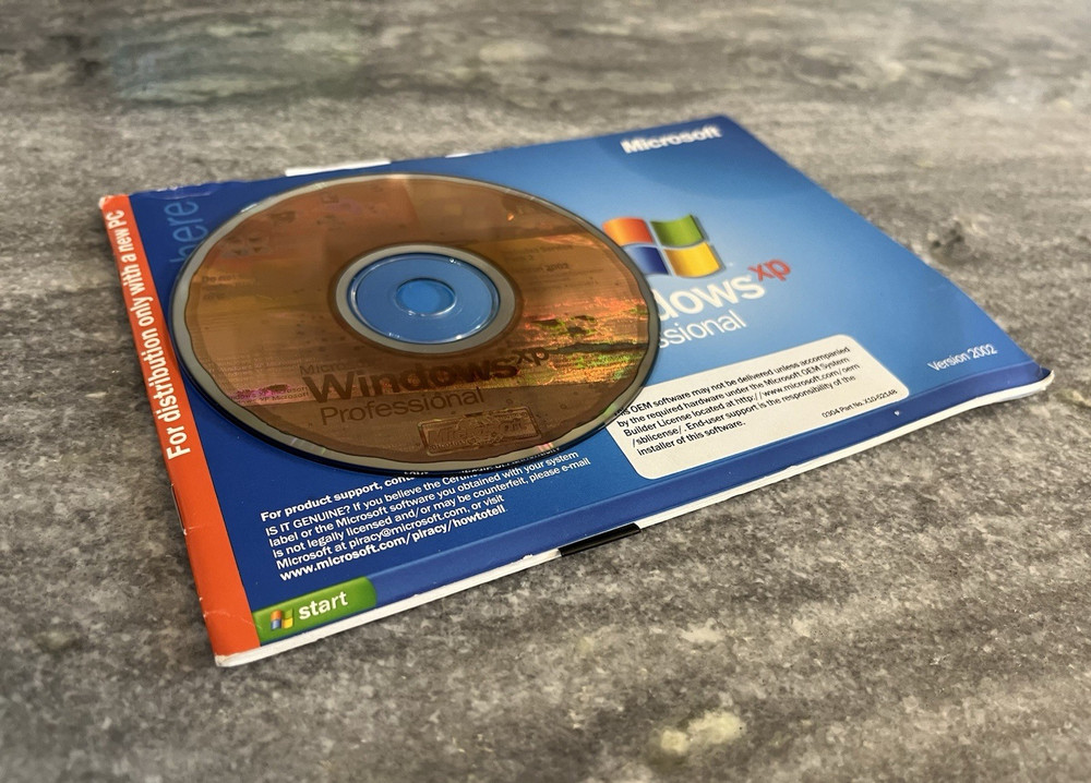 Microsoft Windows XP Professional OEM CD English Operating System