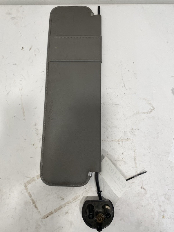 2016 Peterbilt 587 Visor (654-10717)