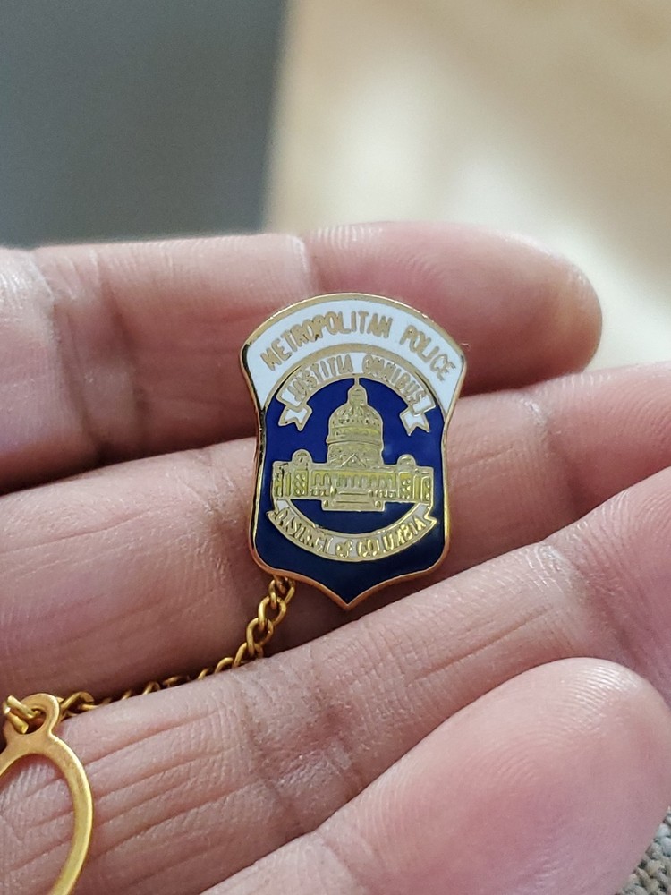 Metropolitan Police D.C. Pin