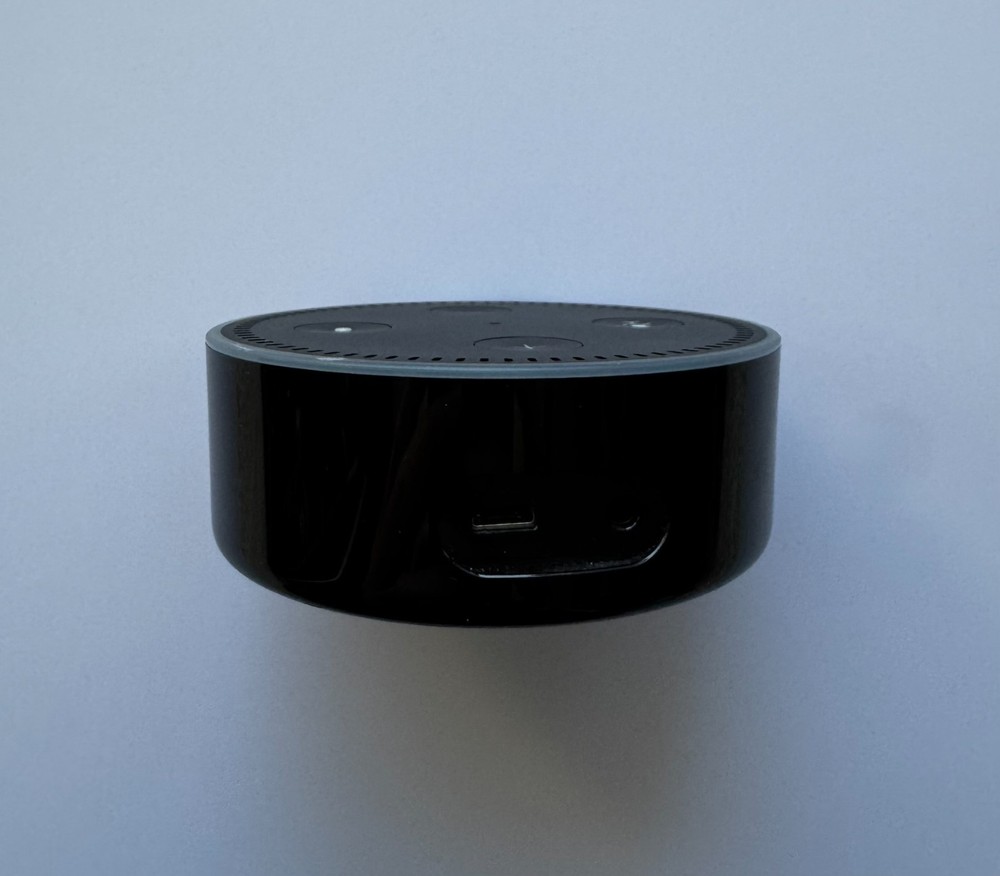 Amazon Echo Dot 2nd Gen Smart Speaker + Power Cord + Charcoal Fabric Case TESTED