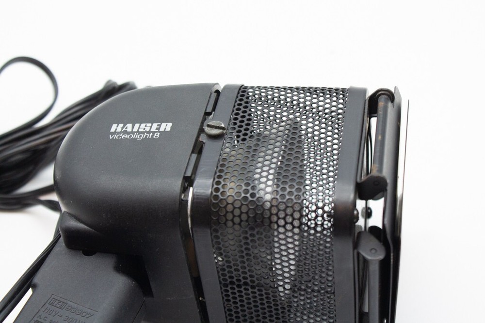 KAISER VIDEOLIGHT 8 Shoe Mount Light Fill/Spot AA126