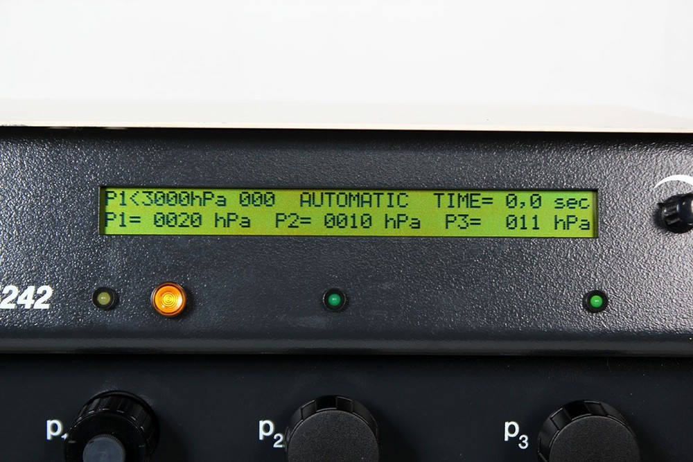 Eppendorf Microinjector 5242-B