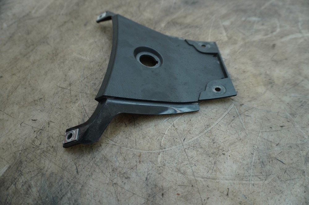 HAS SMALL DENT IN OUTER LIP SEE PICS