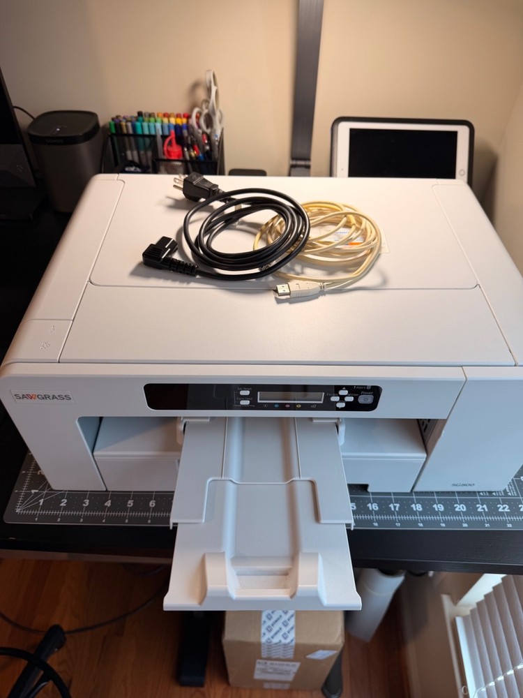 Sawgrass SG800 Sublimation Printer – Powers On, Feeds & Prints – Needs Cleaning