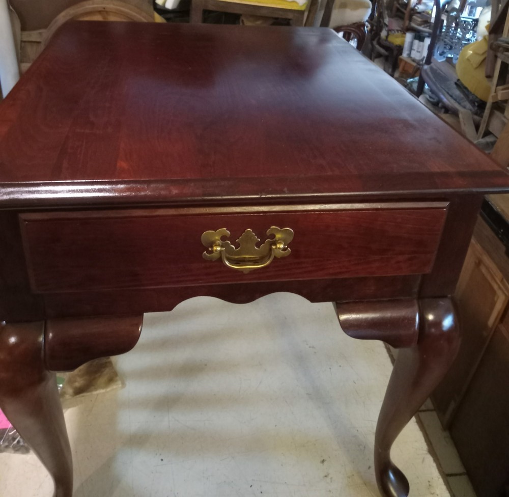 Cherry End Table / Side Table   (ET7819)