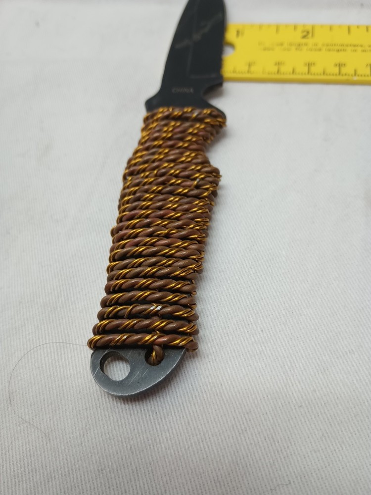 Uts Para Knife Fs Fixed Blade Knife Partial Serated