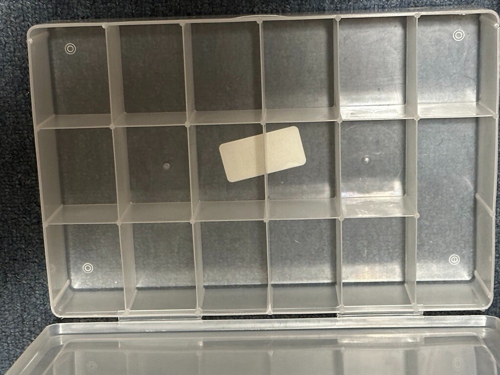 Empty Floss Organizer Large Compartments (CLEAR WHITE)