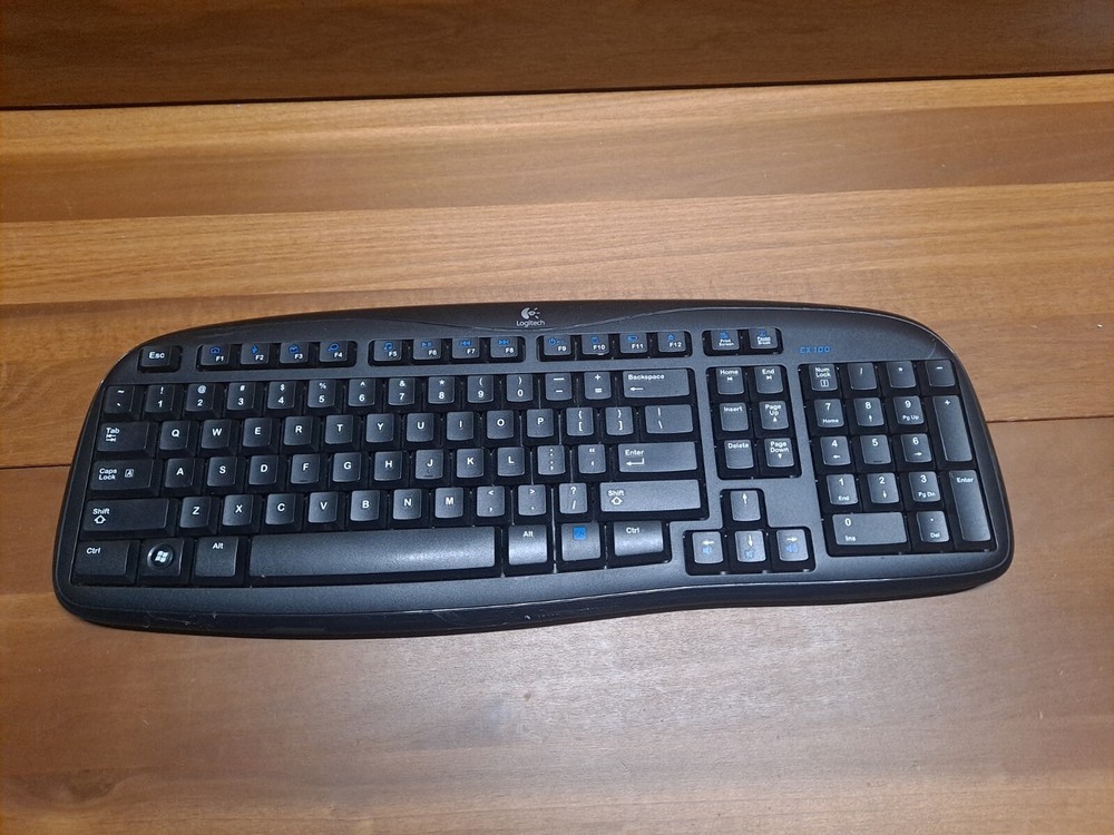 LOGITECH Keyboard Cordless Desktop EX100-Cordless Keyboard & Mouse