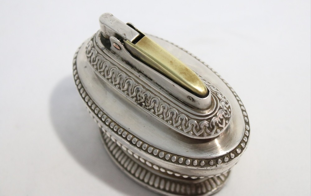 Vintage Silver Plate Ronson "QUEEN ANNE " Table Lighter Working Condition